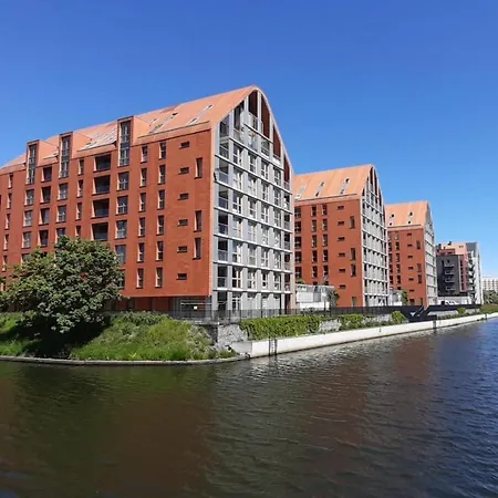 Aura Torunska 15 アパート